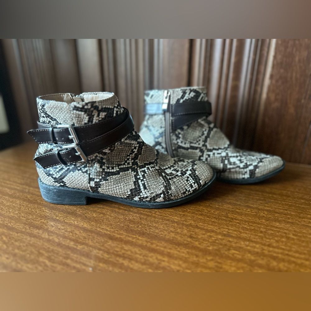 Snakeskin Pattern Ankle Boots with Brown Accents